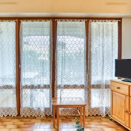 아파트 Plain Pied Cap